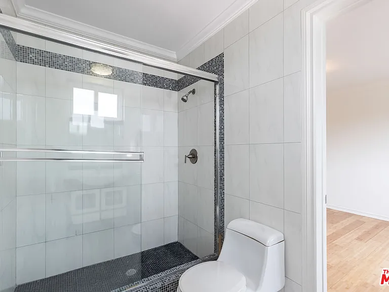1226 Franklin St #4 — Photo 26
