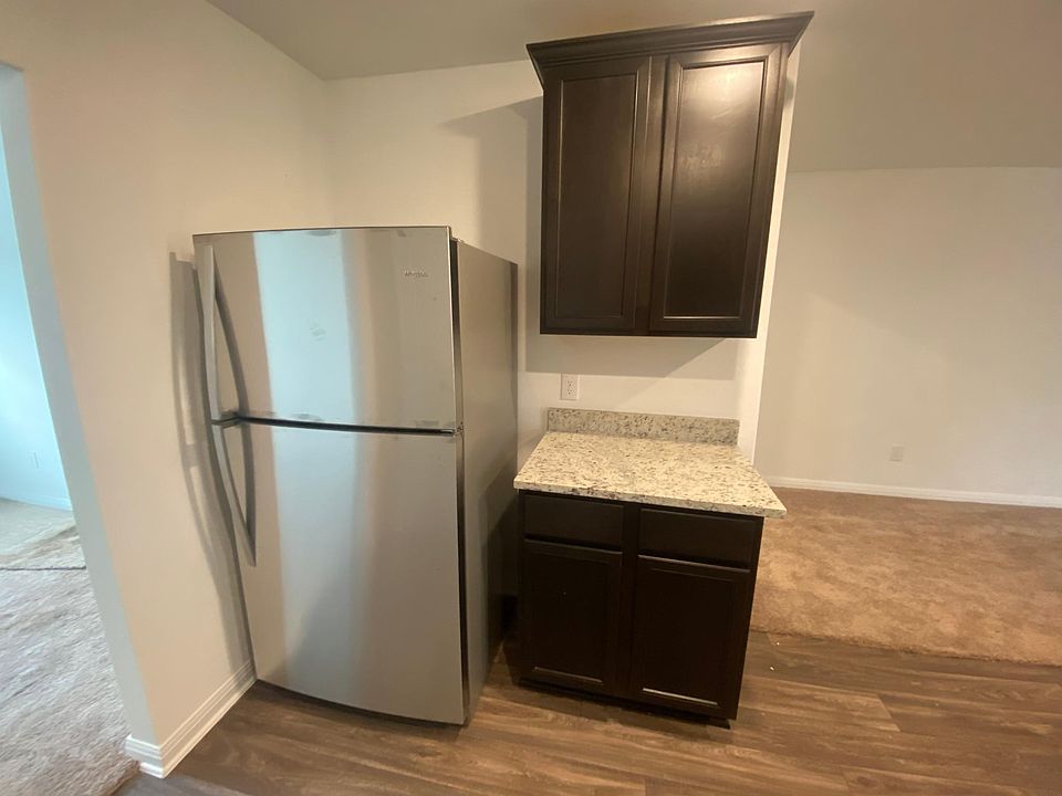 1st image of 125 Maywood Ln