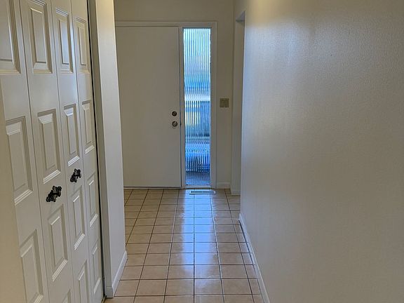 5th image of 225-229 N Thompson Rd #225