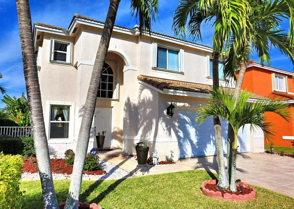 1st image of 6197 Willoughby Cir