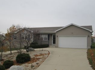 786 Meadowview Ln, Marseilles, IL 61341