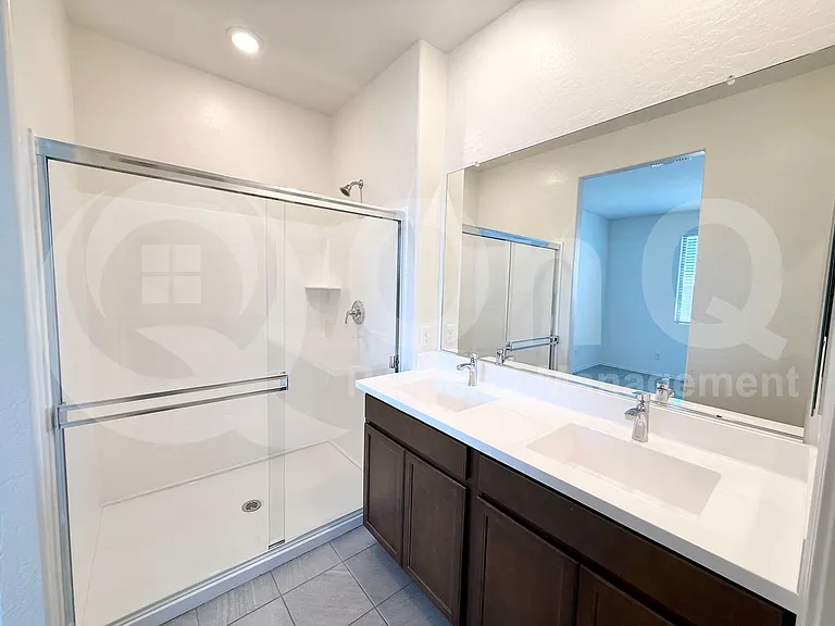 1477 E Chandler Ct — Photo 16