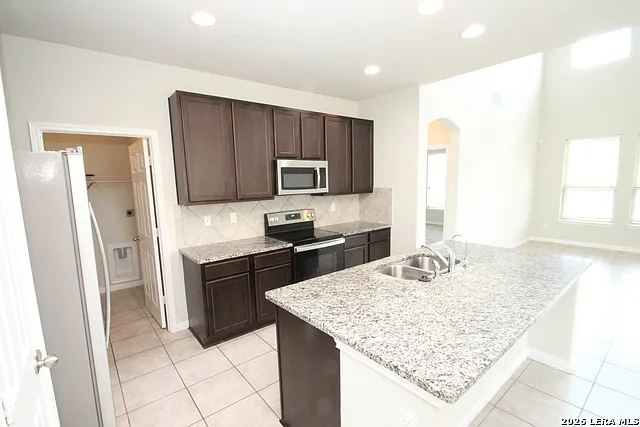 4623 Acclaim Ct — Photo 8