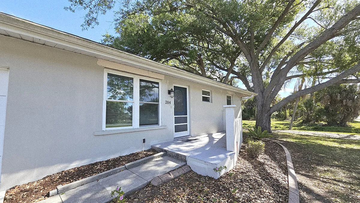 284 Rotonda Blvd W - 284 Rotonda Blvd W