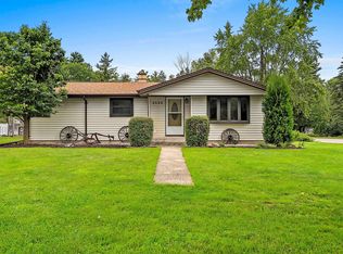 2506 Shade Tree Ln, Howard, WI 54313
