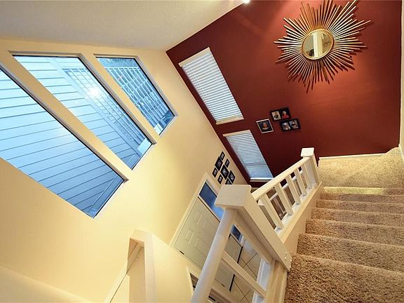 4th image of 11514 Galleria Dr
