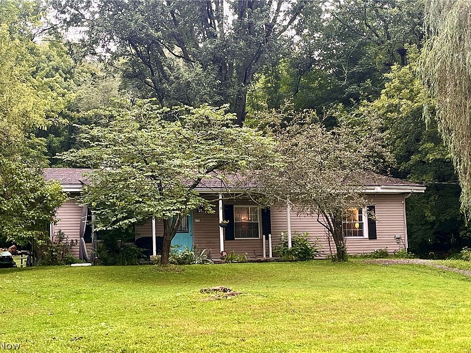 1st image of 672 E 12th St