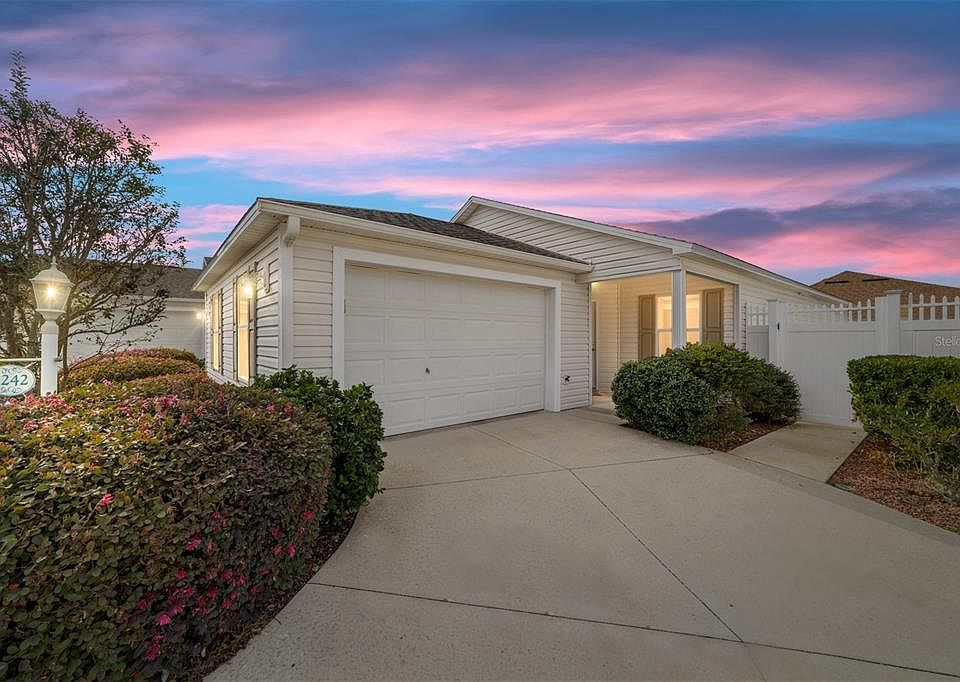 1st image of 3242 Evanside Ln