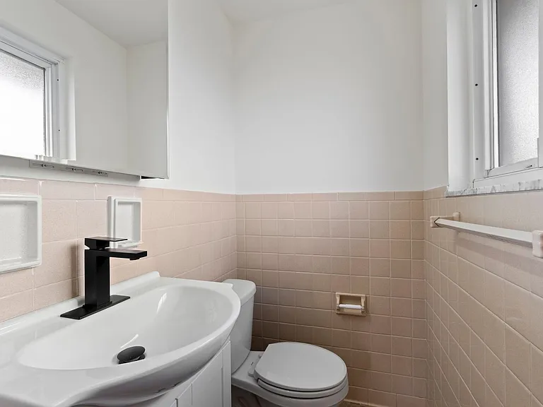 115 Green Glen Dr — Photo 16