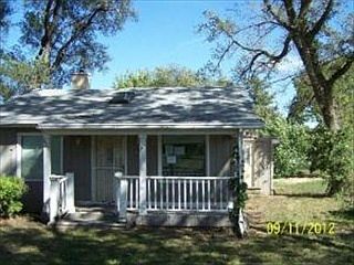 1st image of 628 Vincent Ave