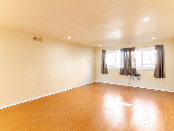 4th image of 4009 Sequoia St APT 4