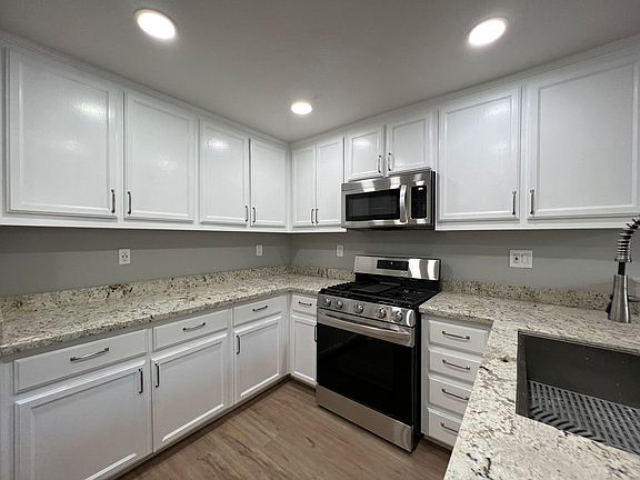 3rd image of 490 Whitechapel Ave