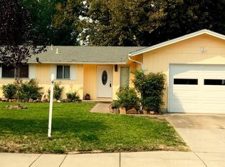 13 N Buchanan Ave, Eagle Point, OR 97524