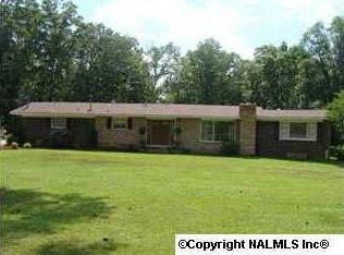 2021 Fairview Rd, Gadsden, AL 35904