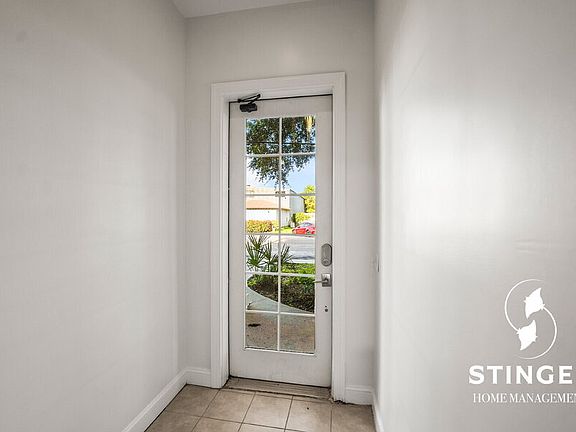 4th image of 820B E Paris Ave