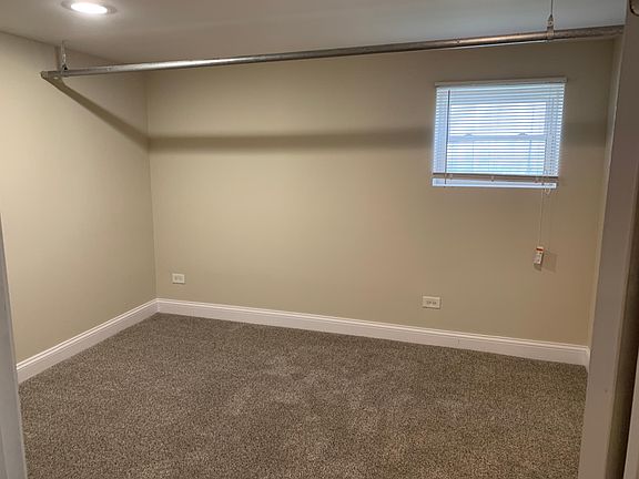 3rd image of 4938 N Washtenaw Ave #Basement