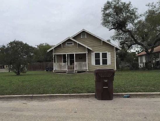 1st image of 703 W Yoakum Ave