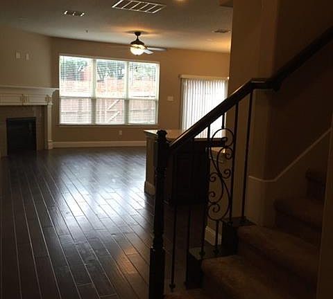 3rd image of 2580 Jackson Dr