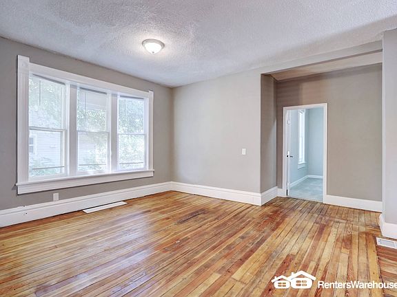 5th image of 414 Topping Ave