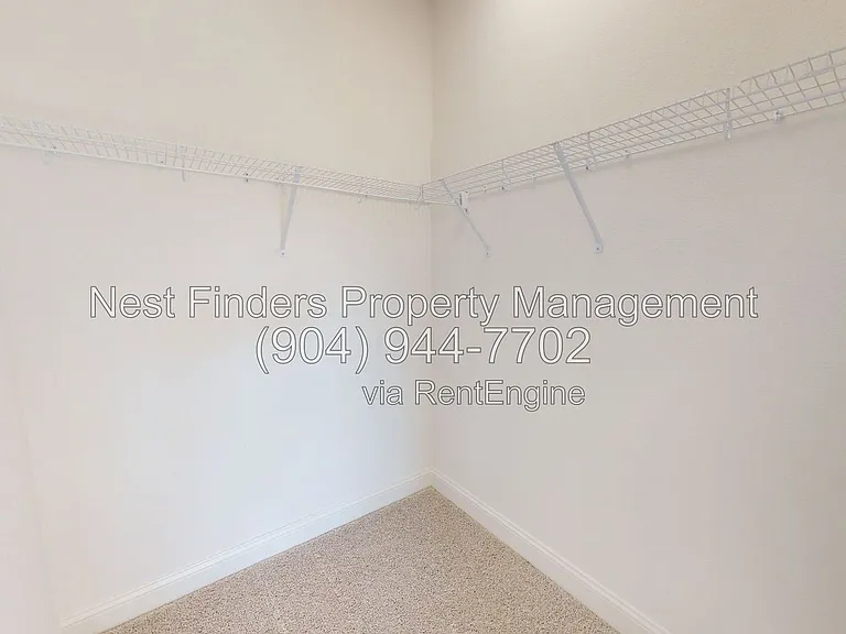 111 Carousel Dr — Photo 24