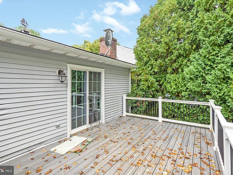 2505 Buckingham Ct — Photo 33