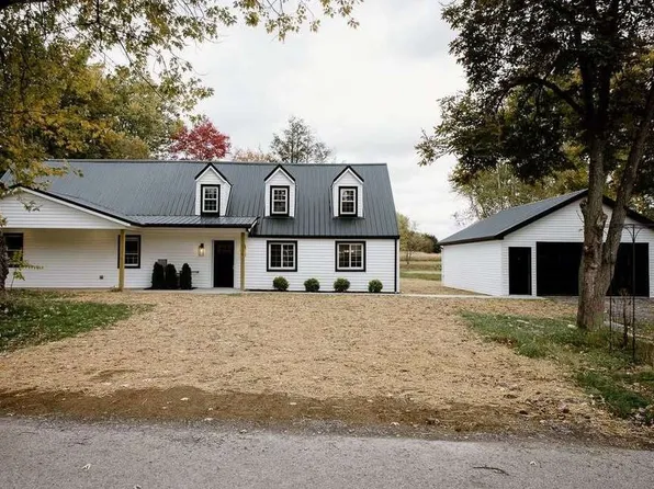 121 White Oak Dr, Renfrew, PA 16053