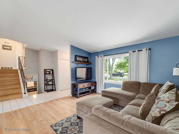 4th image of 7308 Willow Ave