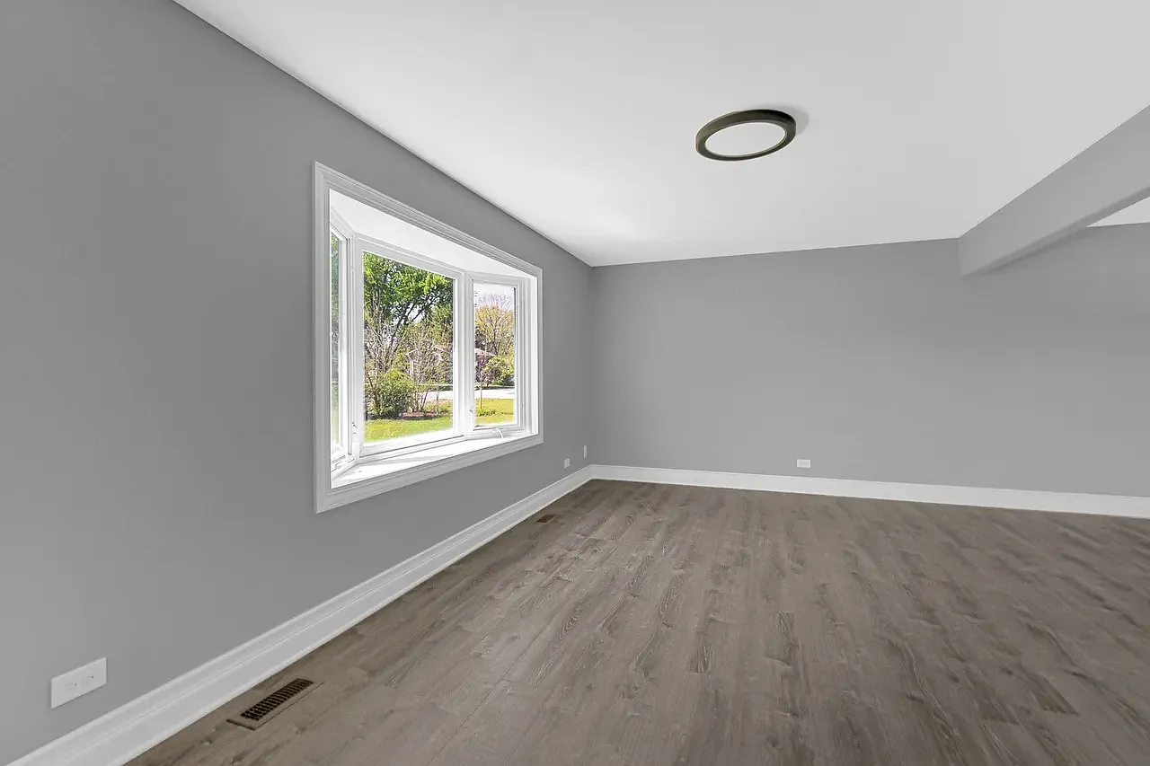 4 bed, 20038 sqft, $3,000 — Photo 1