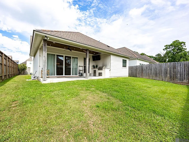 8543 Landau Dr — Photo 32