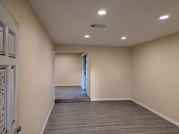 4th image of 6204 Maywood Ln #6204