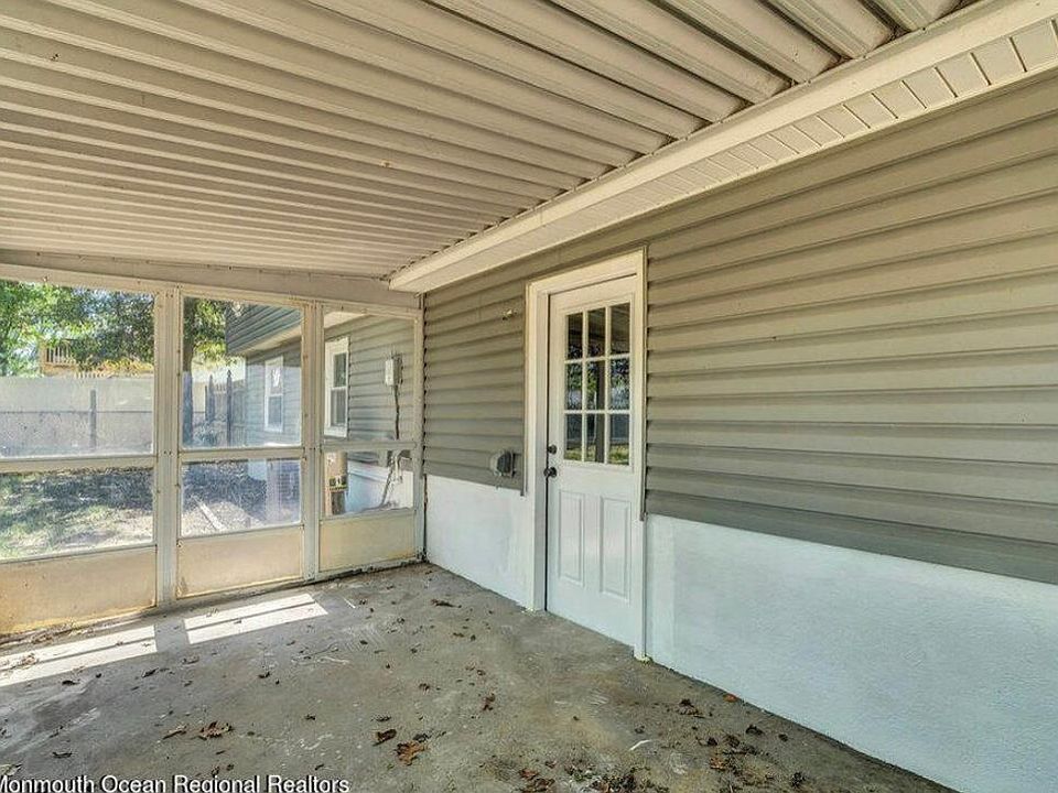 1st image of 821 Ross St