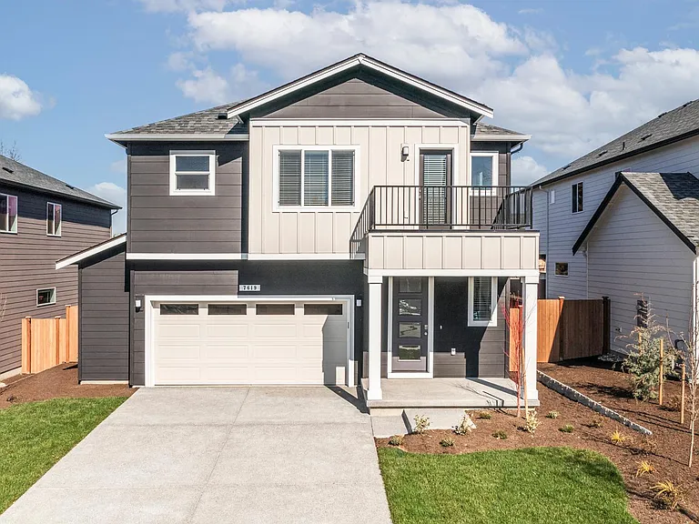 7619 11th Pl SE — Photo 1
