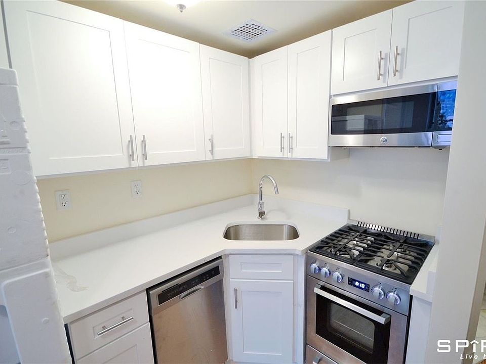 1st image of 340 W 47th St APT 1B