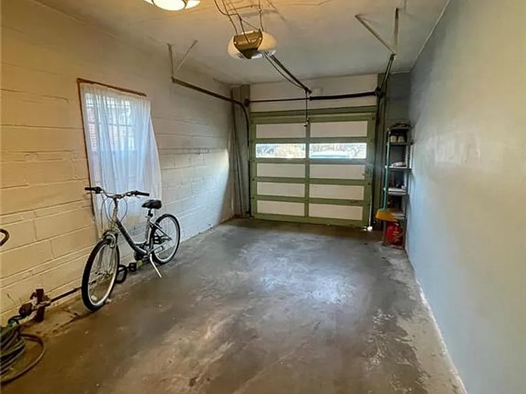 8501 Grantshire Ln — Photo 16