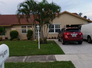 8275 Waccamaw Ln E, Lake Worth, FL 33467