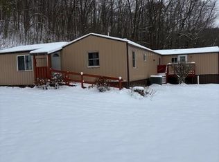 20497 Hady Ln, Gays Mills, WI 54631