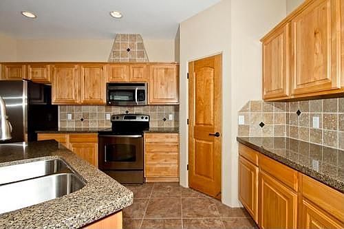5th image of 1830 E Savannah Dr