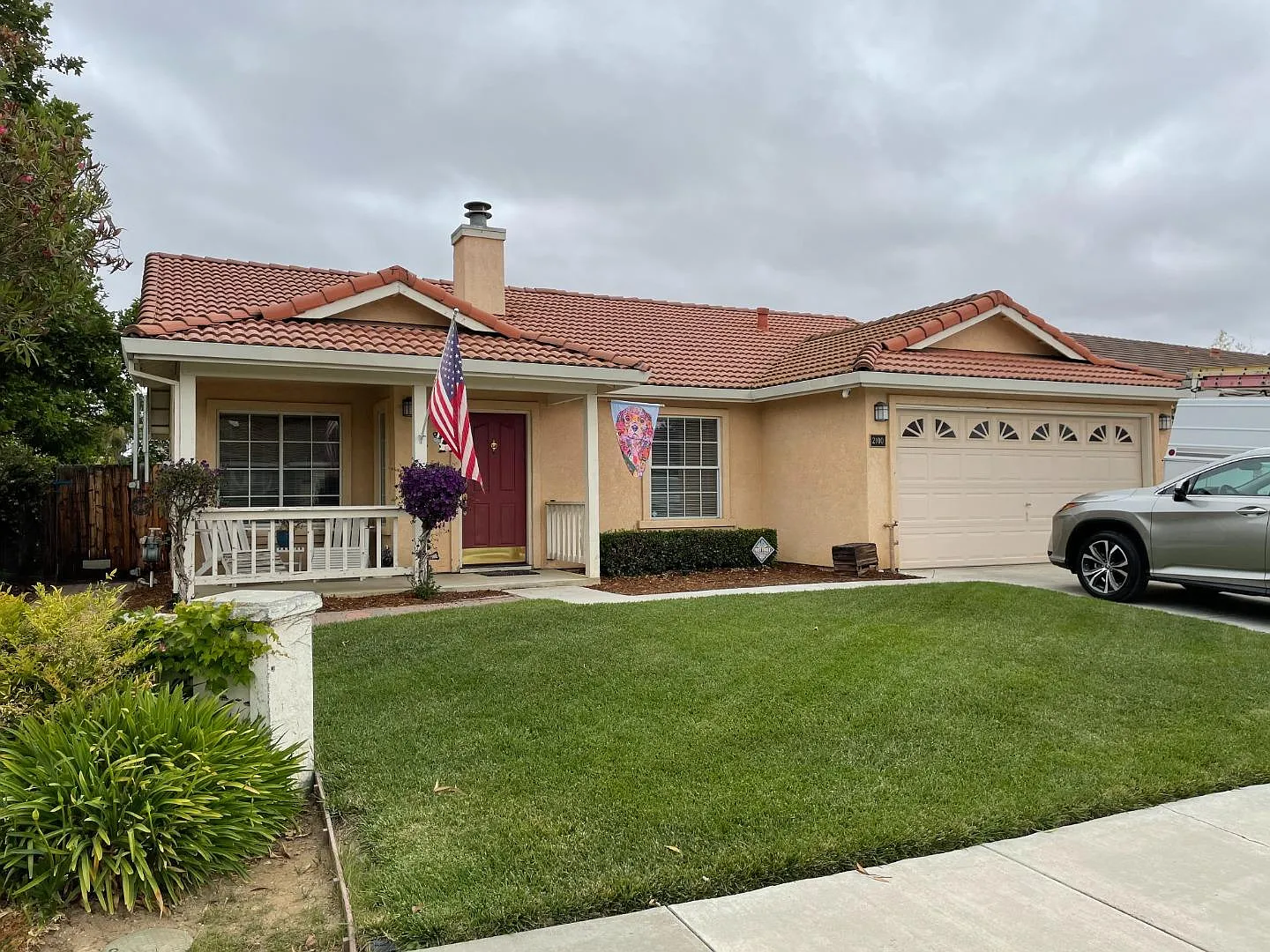 2100 Burlwood Dr photo 1