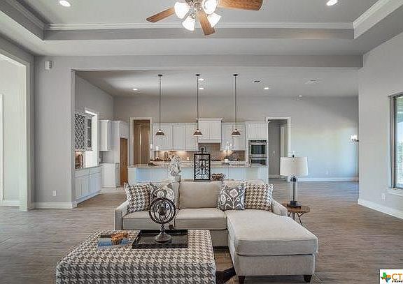 2nd image of 1518 Vintage Way