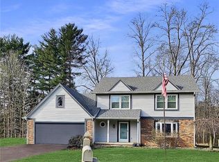 3520 N Woodland Point Dr, Martinsville, IN 46151
