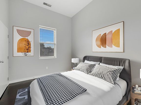 4th image of 462 Whittier St APT 205