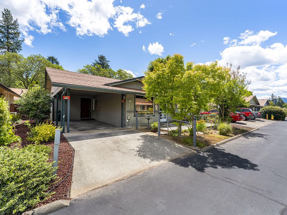 1st image of 714 Brookside Cir
