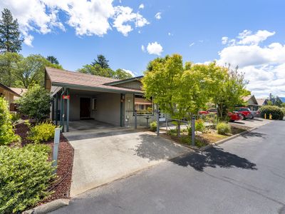 714 Brookside Cir, Rogue River, OR, 97537