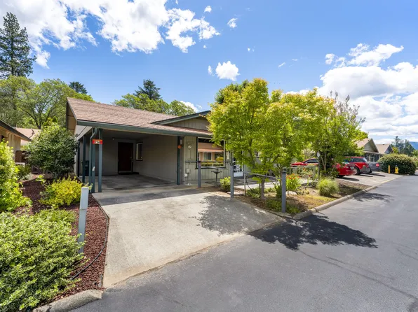 714 Brookside Cir, Rogue River, OR 97537