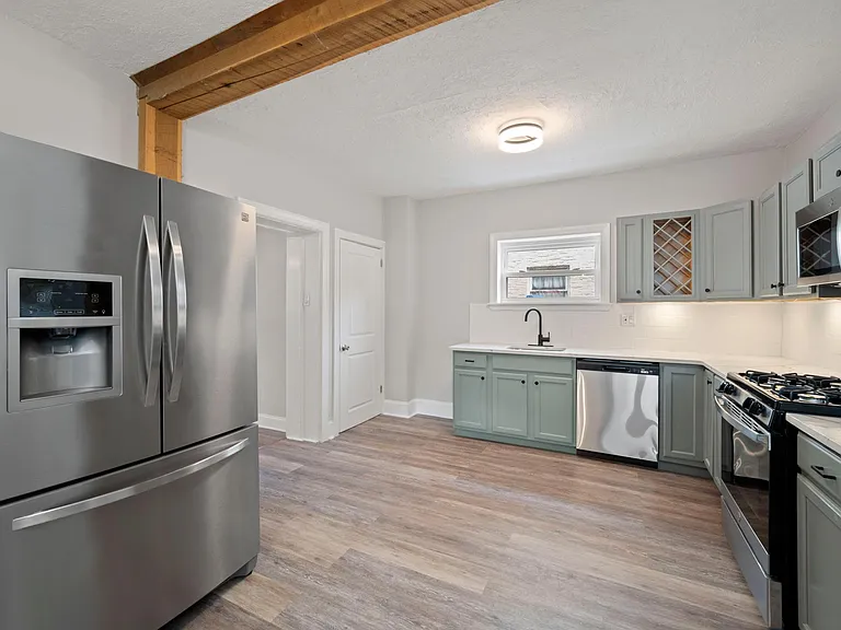 4523 Baker St — Photo 2