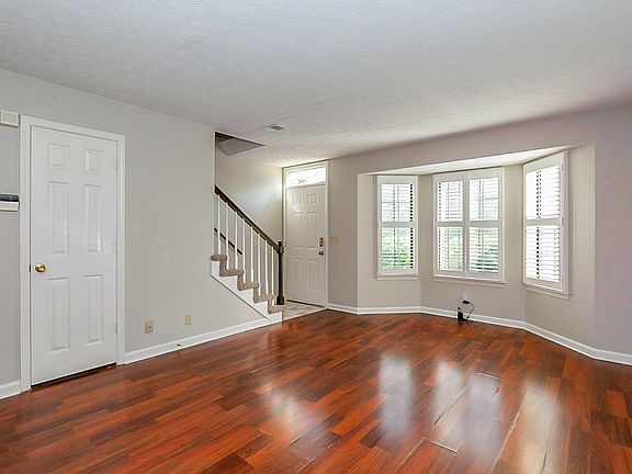 5th image of 536 Thomas Jefferson Cir