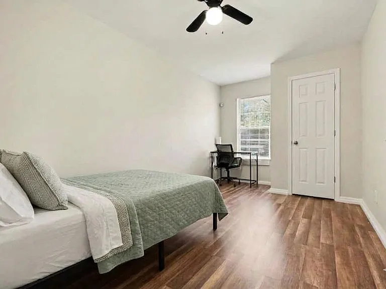 Robin Terry Ct — Photo 1