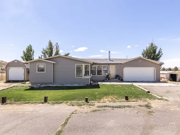 381 Oakshire Dr, Spring Creek, NV 89815