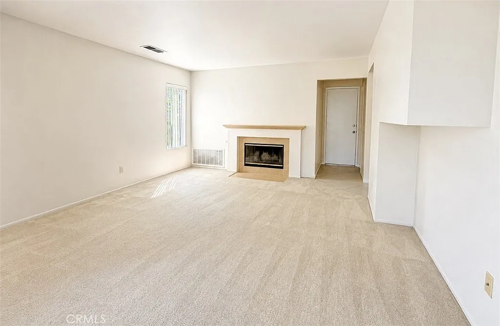 4 bed, 2.5 bath, 1744 sqft, $3,100 — Photo 3