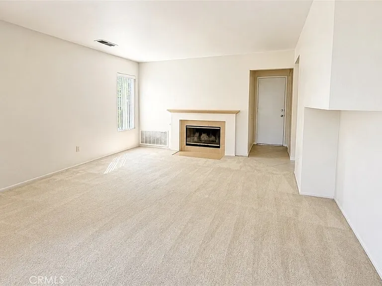 39300 Medina Ct — Photo 3